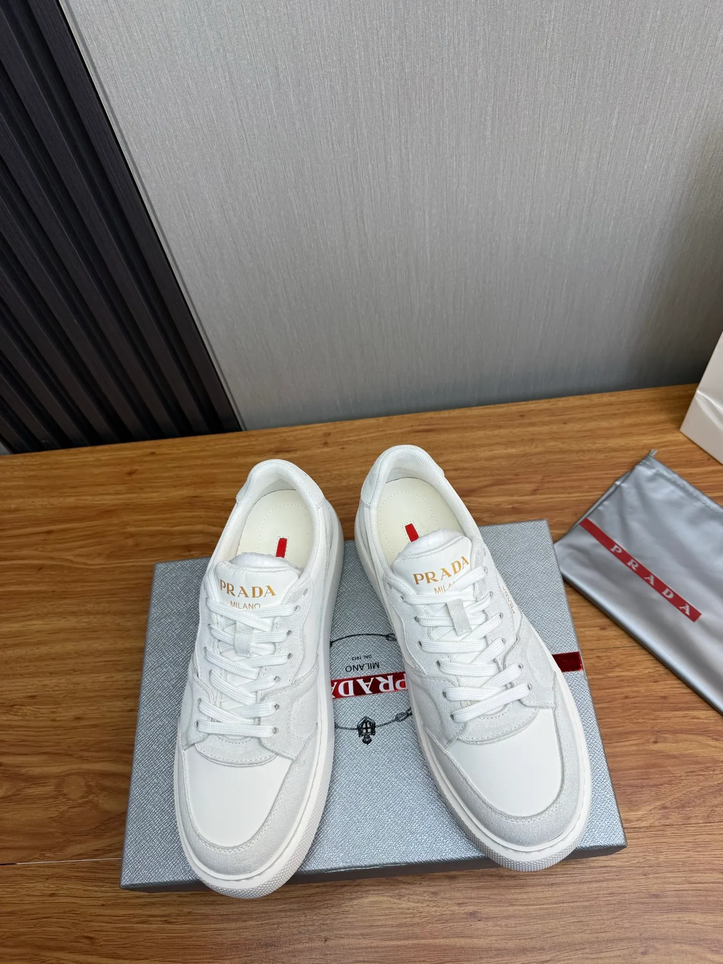 Factory price 560💰 [PRADA] Men’s shoes are popular in the counter, official website is synchronized, 1 high-quality shipment ✔️Original cowhide + cowhide lining, 1🆚1 replica, original sole, 38-45 (45 customized, non-refundable)